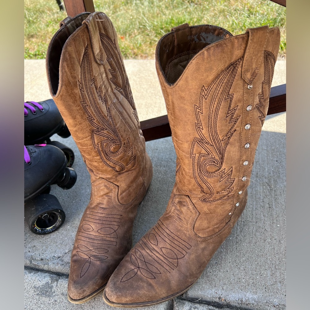 Women’s cowgirl boots